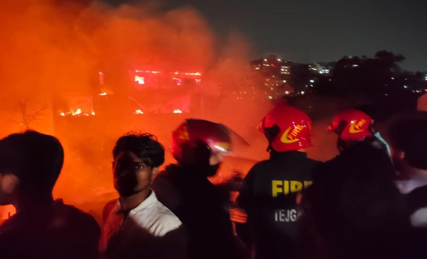 কড়াইল বস্তিতে আগুনের ঘটনায় প্রধান উপদেষ্টার উদ্বেগ ও সমবেদনা