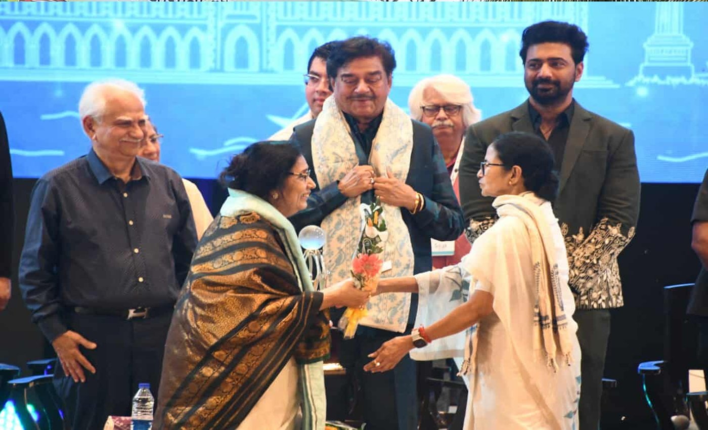 ৩১ তম কলকাতা আন্তর্জাতিক চলচ্চিত্র উৎসব জমজমাট উদ্বোধনে রঙিন নন্দনকলা