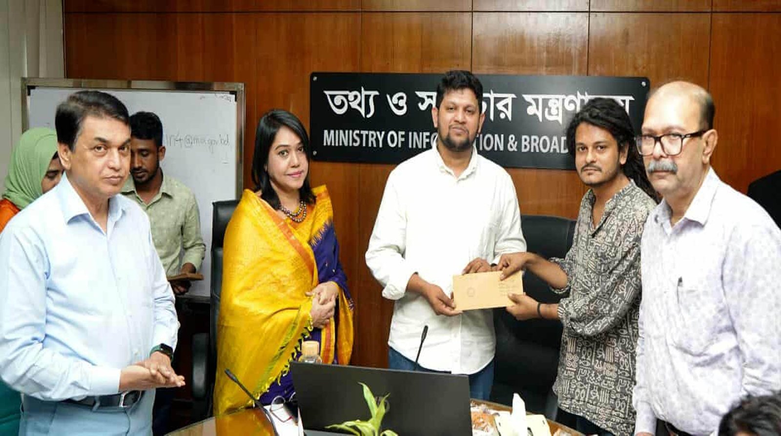 চলচ্চিত্রের মানোন্নয়নে মন্ত্রণালয়ের সার্বিক সহযোগিতা – মাহফুজ আলম