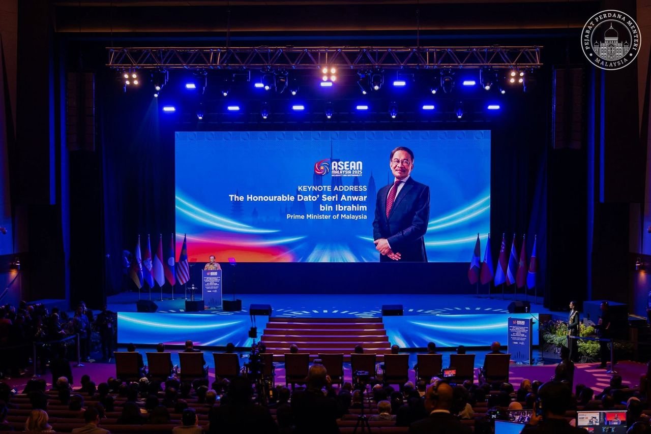 মালয়েশিয়ার কুয়ালালামপুরে অনুষ্ঠিত হতে যাচ্ছে দক্ষিণ-পূর্ব এশিয়ার রাজনৈতিক ও অর্থনৈতিক জোট আসিয়ানের ৪৭তম সম্মেলন।